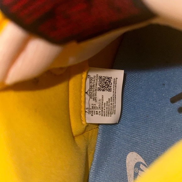 (SOLD) Jordan 1 “Laney” - Picture 5 of 5